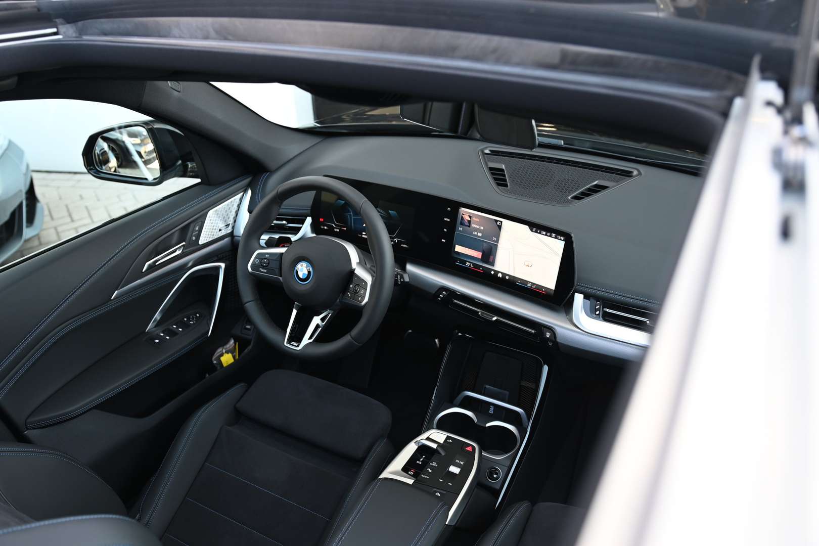 BMW IX1 M Sport EDrive20 - 2025 - Joinsteer - #5