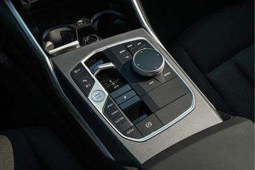 BMW Série 3 Touring 330e — photo 26