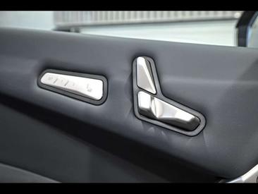 BMW IX XDrive50 — photo 13