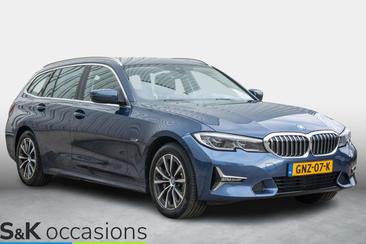 BMW Série 3 Touring 330e XDrive — photo 35