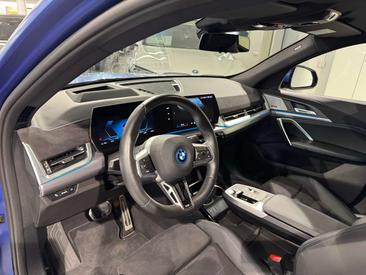 BMW IX2 XDrive30 — photo 10