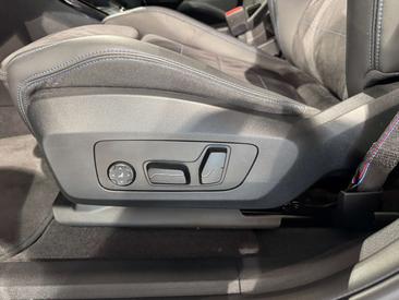 BMW IX2 XDrive30 — photo 12