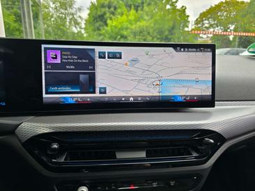 BMW Série 3 Touring 330e — photo 12