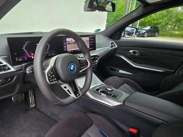 BMW Série 3 Touring 330e — photo 17