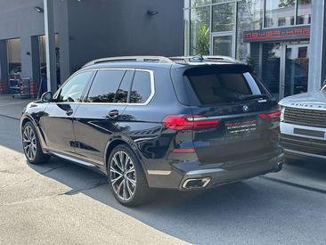 BMW X7 M50i — photo 11