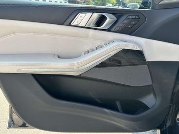 BMW X7 M50i — photo 25