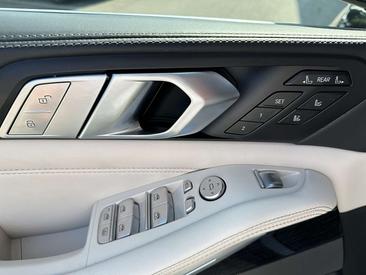 BMW X7 M50i — photo 26