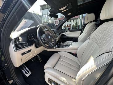 BMW X7 M50i — photo 33