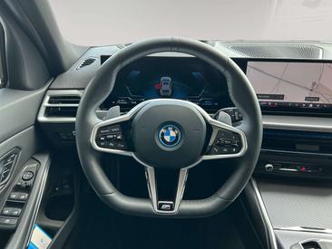 BMW Série 3 330e — photo 8