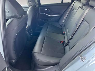 BMW Série 3 330e — photo 11