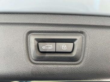 BMW Série 3 330e — photo 13