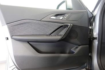 BMW IX2 EDrive20 — photo 10