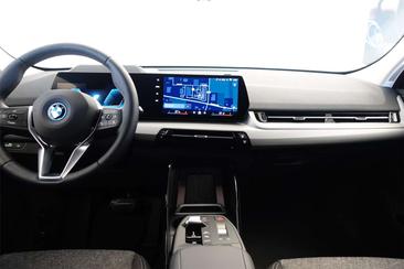 BMW IX2 EDrive20 — photo 12