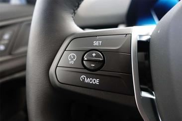 BMW IX2 EDrive20 — photo 14
