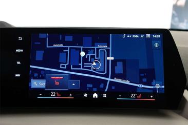 BMW IX2 EDrive20 — photo 16