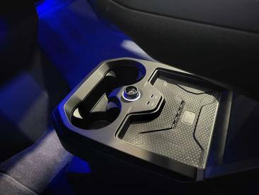 BMW IX M60 — photo 37