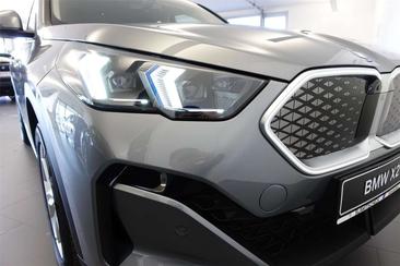BMW IX2 EDrive20 — photo 23