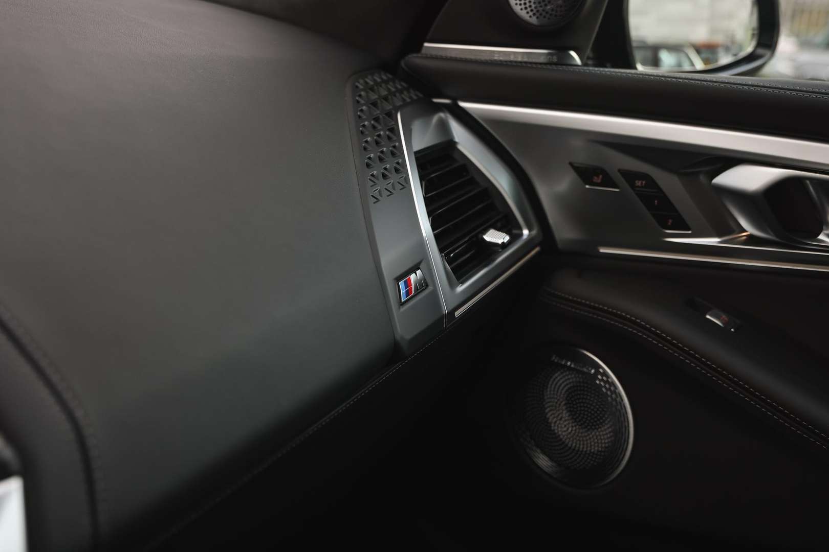 BMW XM High Executive 50e - 2025 - Joinsteer - #28