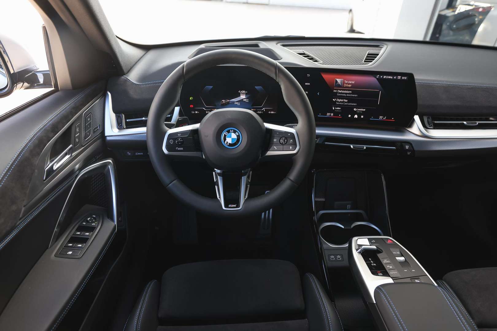 BMW IX2 M Sport EDrive20 - 2025 - Joinsteer - #2