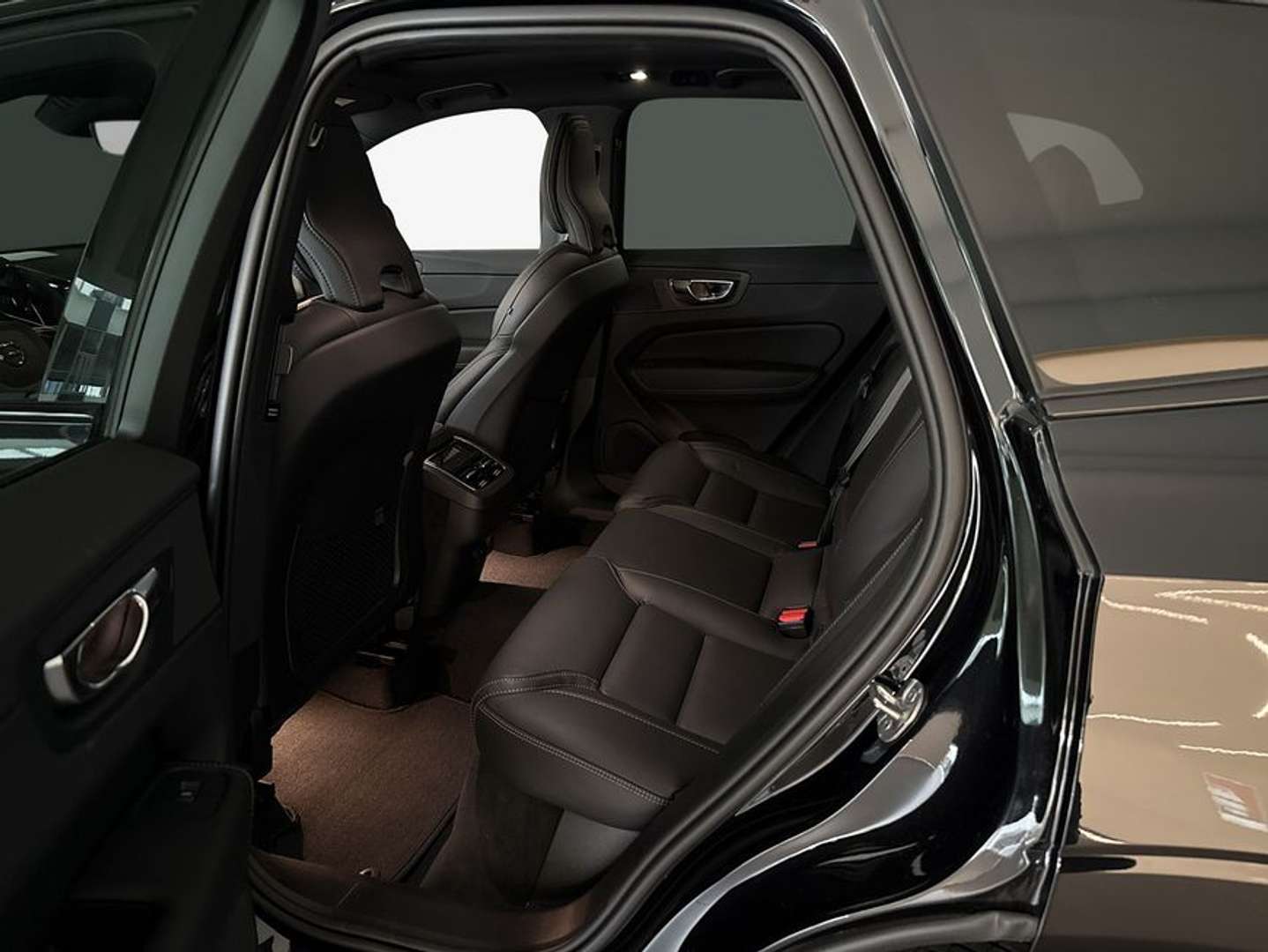 Volvo XC60 B5 Plus - 2025 - Joinsteer - #8