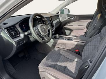 Volvo XC60 B5 Essential — photo 7