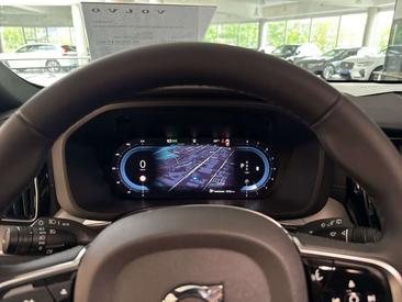 Volvo XC60 B5 Plus — photo 11