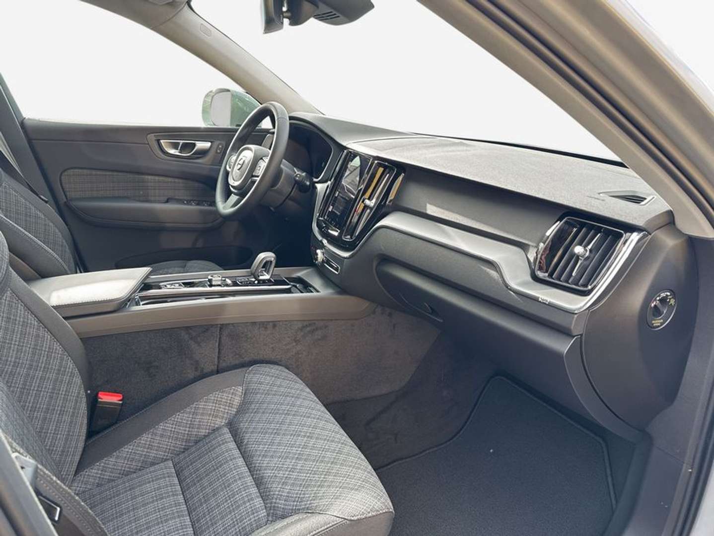 Volvo XC60 B5 Essential - 2025 - Joinsteer - #10
