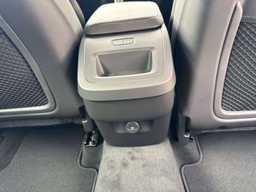 Volvo XC60 B5 Essential — photo 14