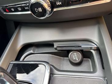 Volvo XC60 B5 Essential — photo 15