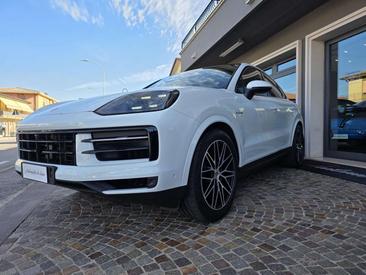 Porsche Cayenne III E-Hybrid Coupé — photo 3