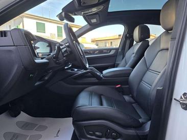 Porsche Cayenne III E-Hybrid Coupé — photo 10