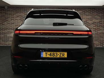 Porsche Cayenne III E-Hybrid Coupé — photo 6