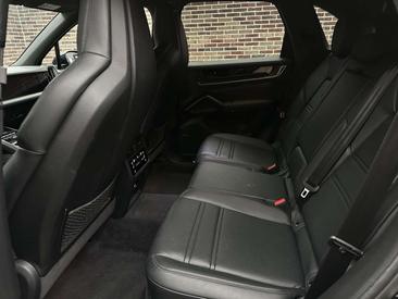 Porsche Cayenne III E-Hybrid Coupé — photo 17