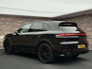 Porsche Cayenne III E-Hybrid Coupé — photo 22