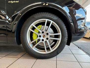 Porsche Cayenne III E-Hybrid Coupé — photo 5