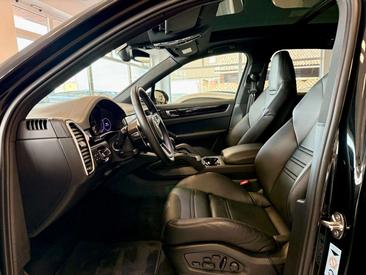 Porsche Cayenne III E-Hybrid Coupé — photo 7