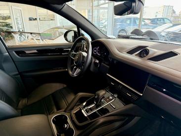 Porsche Cayenne III E-Hybrid Coupé — photo 12