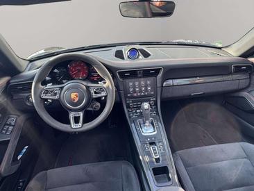 Porsche 991 GTS Cabriolet — photo 11