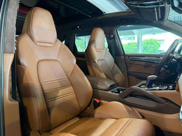 Porsche Cayenne III GTS Coupé — photo 23
