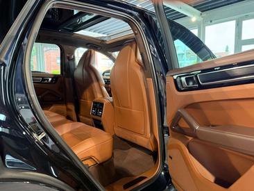 Porsche Cayenne III GTS Coupé — photo 25