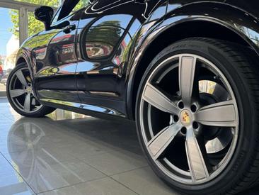 Porsche Cayenne III Turbo Coupé — photo 17