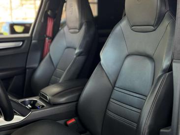 Porsche Cayenne III Turbo Coupé — photo 33
