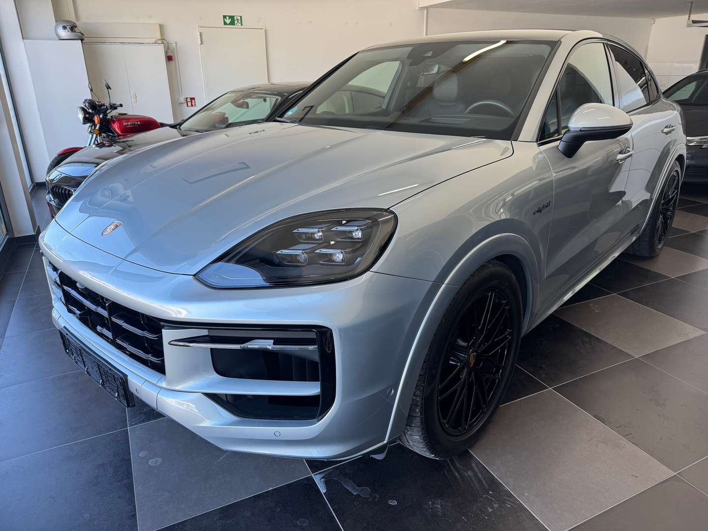 Porsche Cayenne Coupé E-Hybrid - 2024 - Joinsteer - #1