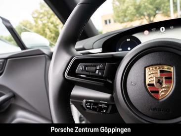 Porsche Macan Electrique Crossover 4 — photo 20