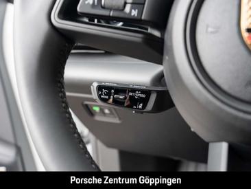 Porsche Macan Electrique Crossover 4 — photo 21