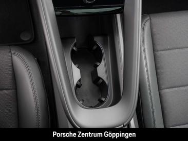 Porsche Macan Electrique Crossover 4 — photo 24