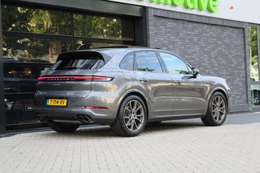 Porsche Cayenne III E-Hybrid Coupé — photo 10