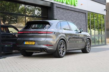 Porsche Cayenne III E-Hybrid Coupé — photo 11
