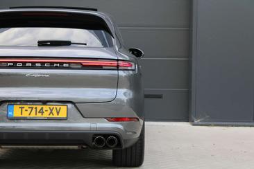 Porsche Cayenne III E-Hybrid Coupé — photo 16