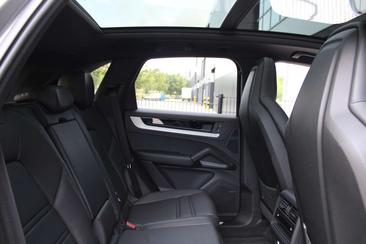 Porsche Cayenne III E-Hybrid Coupé — photo 50